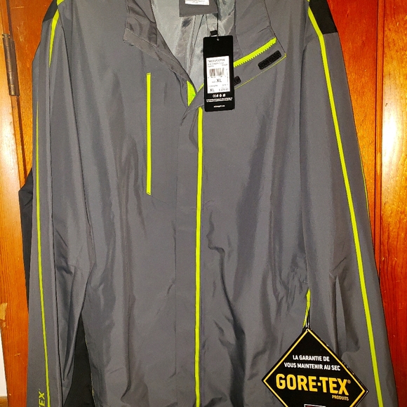 Adidas light weight jacket - Picture 1 of 4